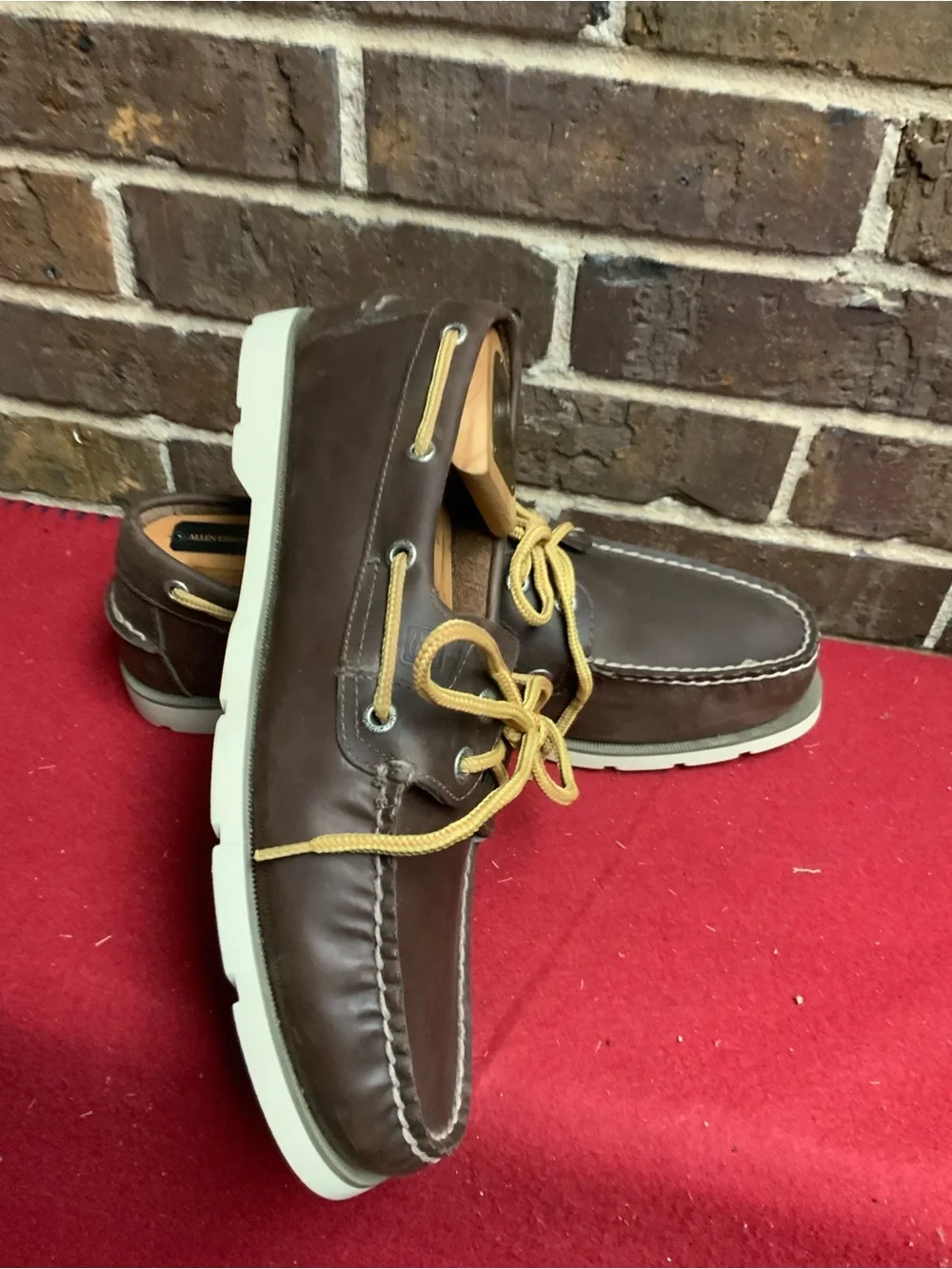 Men's Brown Leather Boat Shoe with Contrasting Tan Laces